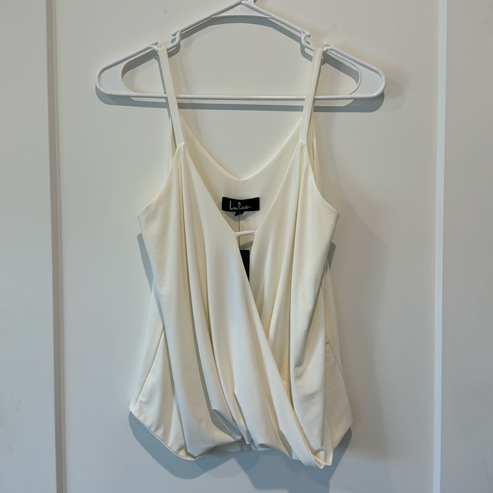 BNWT Lulus Loops-y Daisy Ivory Top